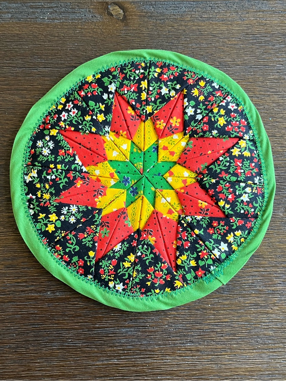Vtg Handmade Starburst Quilted Fabric Pot Holder Amish Star Trivet Hot Pad Round